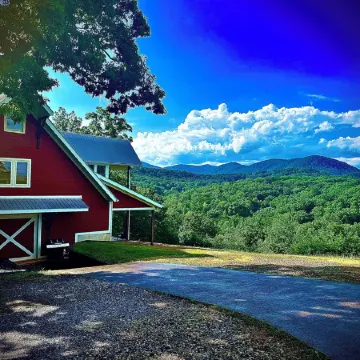Big Mountain Views,  Minutes to Wineries, Hot Tub