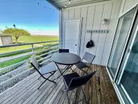 Pool - Hot Tub - 2 BR - First Floor -  Pool View - Walk to the Jet - Erie Escape