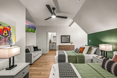 "Maggie's Place", New Modern Townhome  ⎯ Close to Pigeon Forge Perfect Location Hotels near Tanger Outlets Sevierville