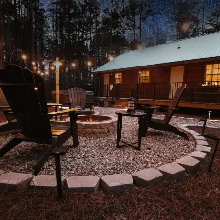 The Cabin At Hurdle Mills - Hot Tub & Fire Pit