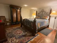 Queen Bed in Farmhouse on rural sheep and goat farm Hotels near Kroger
