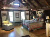 Charming 1870 cape cottage in Litchfield