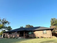 Mid-West Mod-1 mile to OU-Central Norman-Sleeps 16 - Boutique