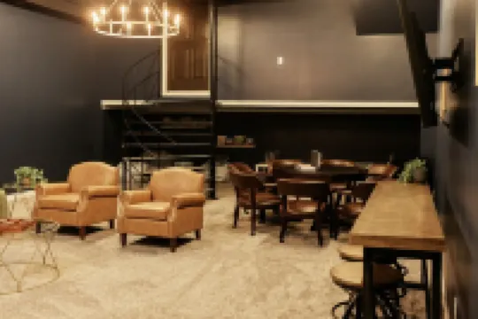 Red Hill Farm's Newly Renovated "Bunkhouse" with Hot tub and Gameroom