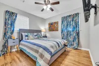Stylish Duplex Near East Lake Golf Course (Unit B) Hotel dekat Mark Trail Park and Recreation Center