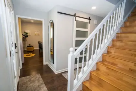 Modern Convenient Spot for 9 to Enjoy & Relax!