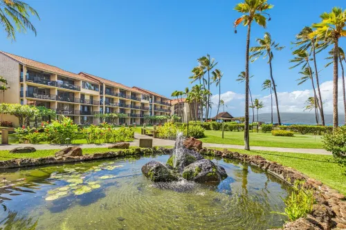 Papakea RESORT! - RENOVATED unit, GROUND FLOOR & steps to BEACH, POOL & BBQ