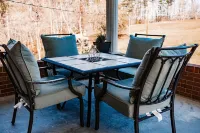 Vaden’s R&R  Sweet charming country house to relax in with family and friends!