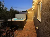 Visit Wales 4 Star, rural bungalow - Sauna, jacuzzi, play area and Free Wi-fi - 3-Star