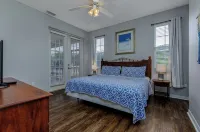 Old Homosassa Waterfront Luxury Living w/boat slip, private ramp and sleeps 10
