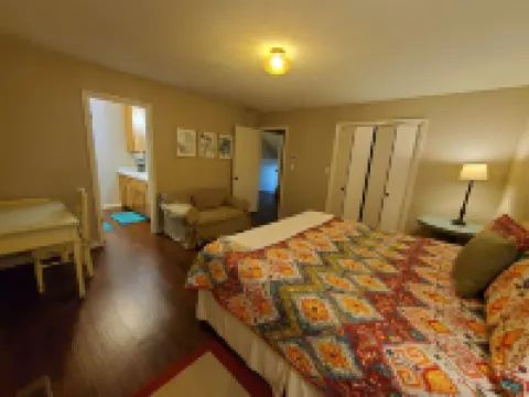 Lands End-Lakefront - Lakefront Huge Lake View On Private 8+ acres.