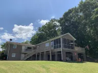 THE Premier Clemson /Seneca Lake Home Hotels near The Dike