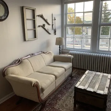 views! Location! Historic 2BR/1BA loft with Views-Downtown Telegraph House Отели в г. Сьюард