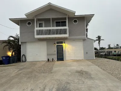 Gulf Hidden Jewel POOL Kayak bikes fish from dock