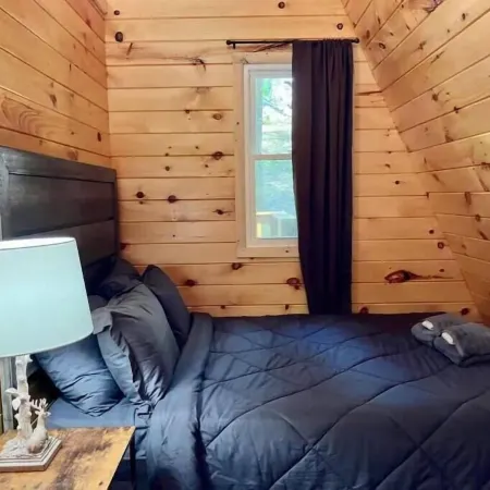 Overlook Oasis! RRG, A-frame Cabin, NEW HOT TUB, Grill! Pet friendly