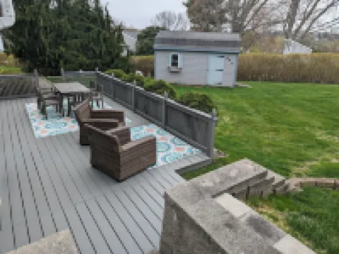 Quiet family escape and just 5min drive to the beaches.