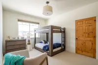 Spacious & Cozy House Big Sky Meadows w/ Hot Tub!  Perfect for Family Getaway