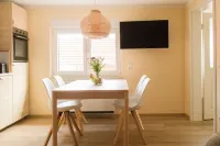 Haus Hummel | vacation apartment Liese | 300 m to the lake | large garden & playground Hotels in Oberspreewald-Lausitz