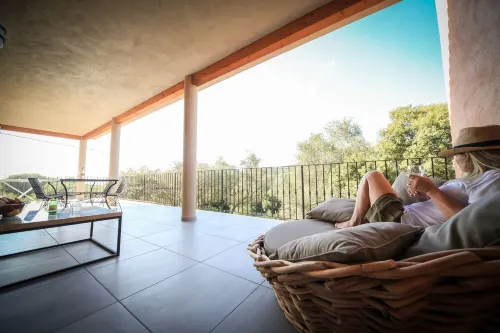 2 bedroom apartment 200 meters from the WIFI beach, balconies, terraces, Hotels in Olmeto