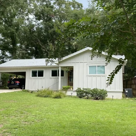 Modern 3 bedroom close to the bay and downtown!