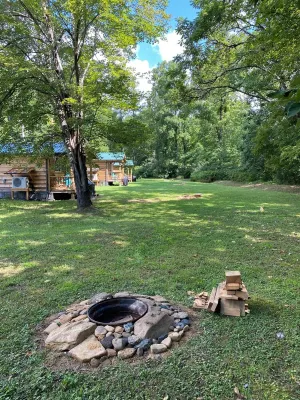 Cozy cabin close to Summersville Lake and the New River Gorge National Park!