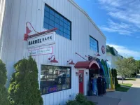 Walloon Escapes! GameRoom! Lakefront! Pets! Fireplace!Fall Colors!Boyne Mountain Hotels in Bear Creek Township