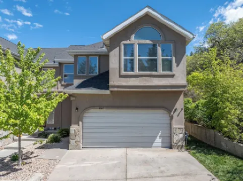 Ski Retreat near base of Cottonwoods with Hot Tub, BBQ, Games and Park