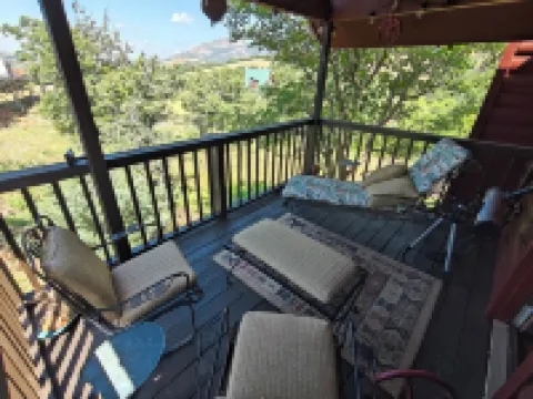 Mountainside Cabin in Medicine Park-Stunning Views-Borders Ft. Sill-Sleeps 18.