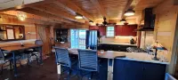 Luxurious cabin, mountain views near the  Smokies! Pet and family friendly!