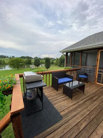 Beautiful Lakefront Retreat w/ Private Dock! Minutes from public boat ramp