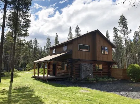 Cascade Getaway, Hot Tub, Fenced Acre, Pet Friendly