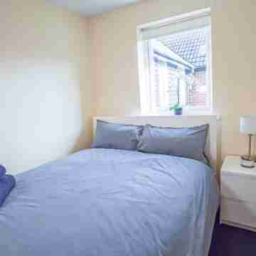 Close to center,  first floor studio. Rooms