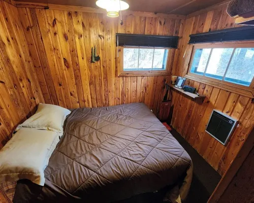 Cozy cabin with backyard stream close to Au Sable River and the best ATV trails Hotels in Oscoda County
