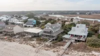 High Tide - Beachfront Home in "Arrogantly Shabby" Pawleys Island, SC - ブティック