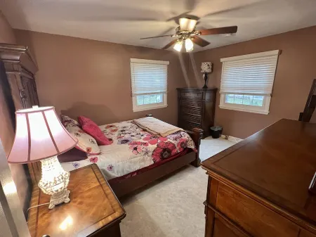 3BR/2BA Beauty near TBK sports complex. Right off I74, close to everything!