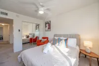 Amazing Modern Pool House near Disneyland