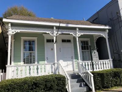 Kelly Kottage in Historic Downtown Natchez