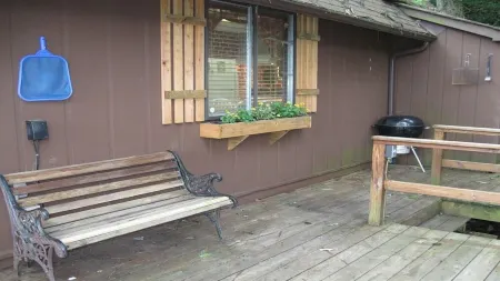 Siesta River Cabin,  Riverfront, fabulous views G.W. Forest, hottub, fireplace