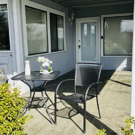 Great Harbor View Entire 2Br & 2Ba Vacation/Getaway Unit