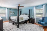Lrge Golden Isles Home-Huge Pool, Hot Tub, Game Rm
