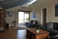 Hideaway Tom's on the Mundoo Channel