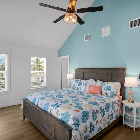 Updated Villa- Coral Lagoon 3Bed 2.5 Bath Luxury Home