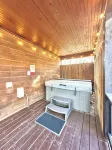 BURNT MALLOW - Couples Cabin - Minutes from Hochatown - Hot Tub - Pet Friendly