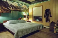 Vintage kitsch 70s/80s themed house with indoor pool and backyard creek