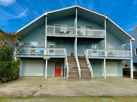 Coastal Distancing | Recently Updated | Under 5-min Walk to the Waves Отели в г. Локвудс Фоли