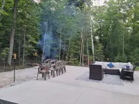 New, charming custom home, 7 minute walk to the beach Hotels in Jacksonport