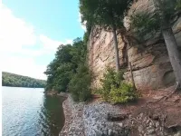 Roomy House on 2 private acres above the cliffs at Summersville Lake