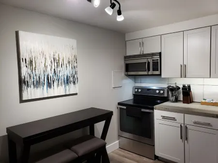 Modern Mid-Town Coeur d'Alene Apartment