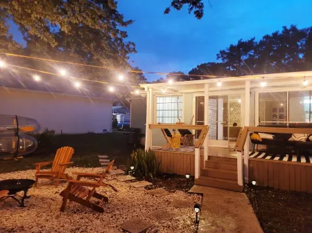 Legacy Lagoon- Peaceful on Weeki Wachee Canal w/2 Clear Kayaks!