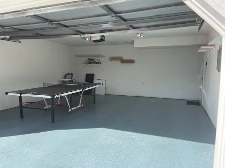 Terrific Townhome w/fenced in yard and patio Отели в г. Уэйкаруса